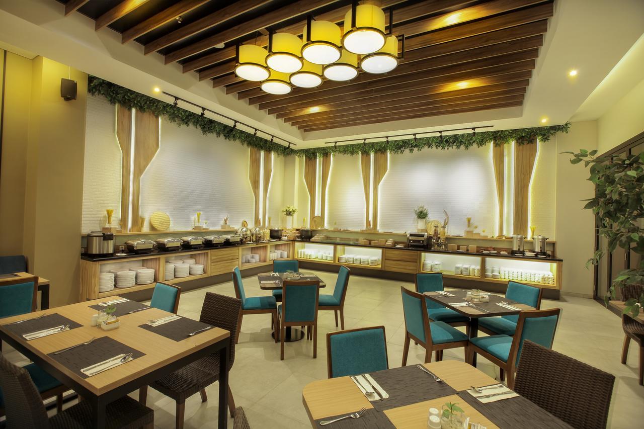 Montana Premier Senggigi Hotel Екстериор снимка