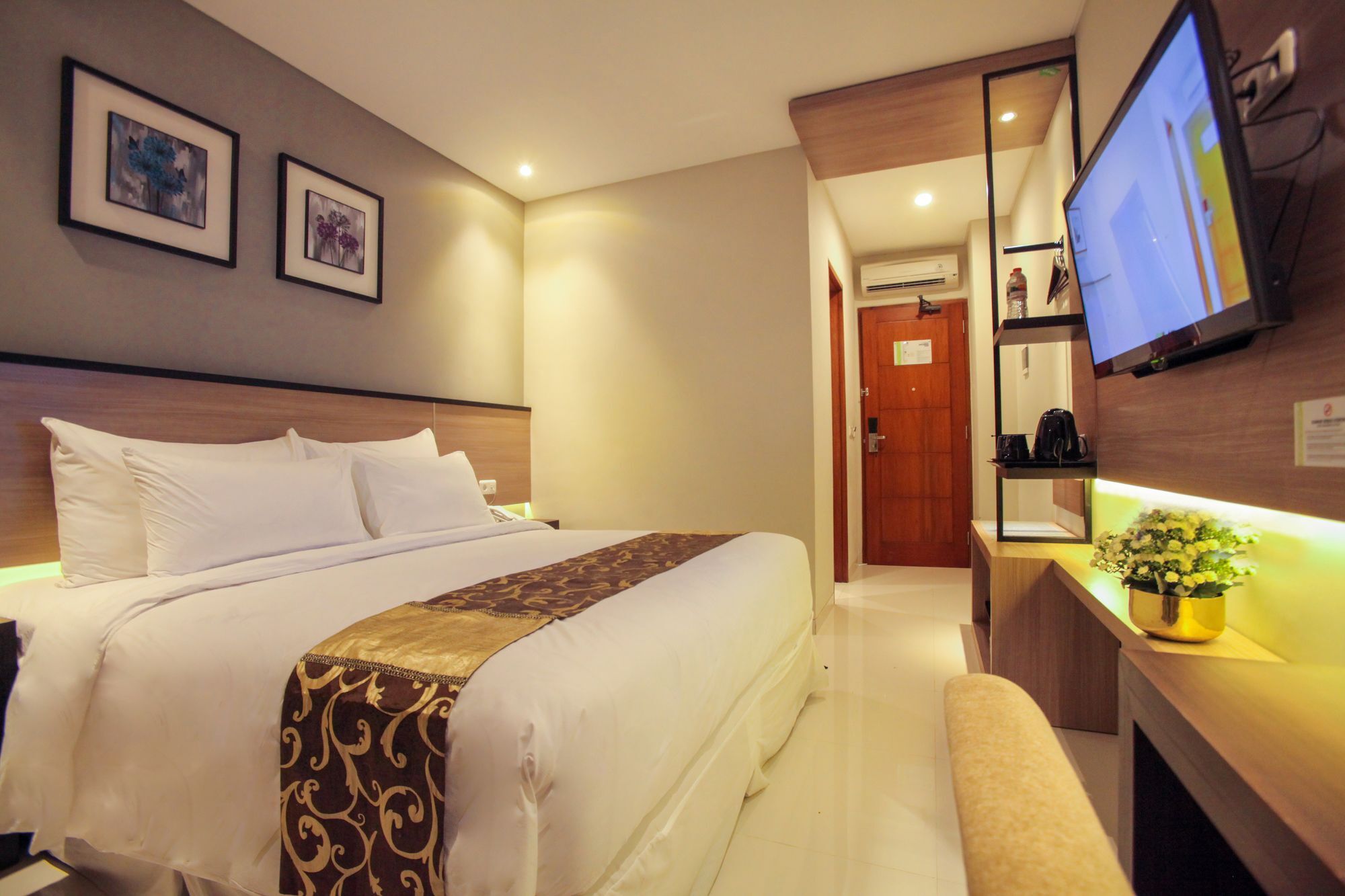 Montana Premier Senggigi Hotel Екстериор снимка