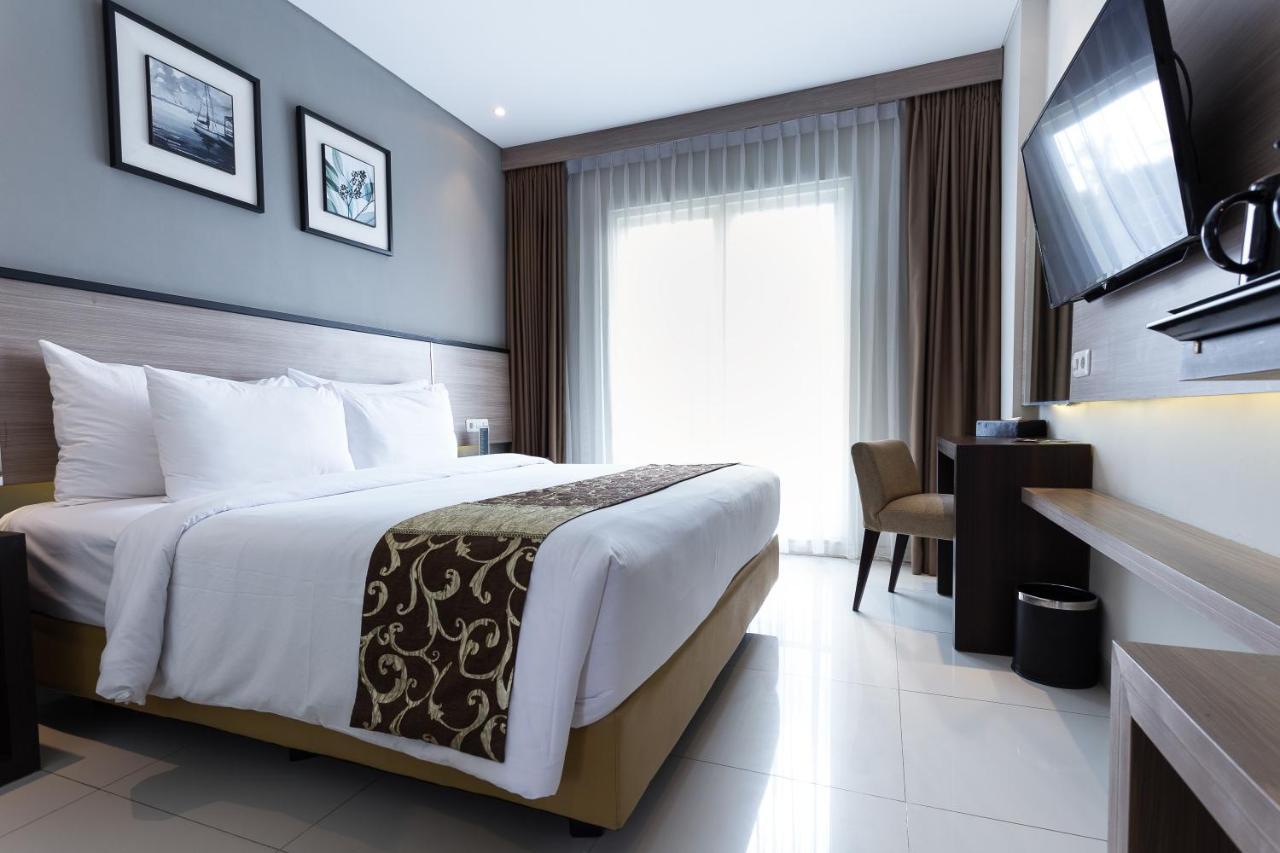 Montana Premier Senggigi Hotel Екстериор снимка